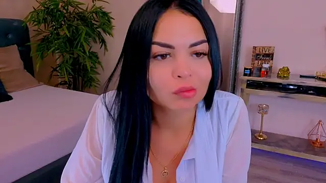 Snapshot of MichelleReys chatting on October 2025 07:25:02 PM MichelleReys online show from October 2025 07:25:02 PM