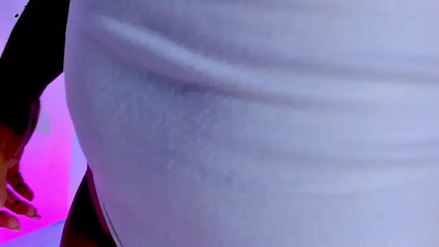 Snapshot of ayheleensexygirl1 chatting on November 2025 07:25:02 PM ayheleensexygirl1 online show from November 2025 07:25:02 PM