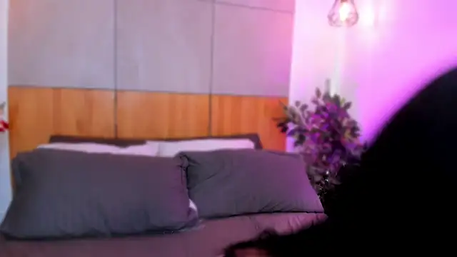 BellaHarllow online show from April 2026 07:59:02 PM