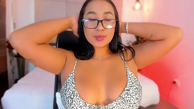 BellaHarllow online show from May 2026 08:48:02 PM