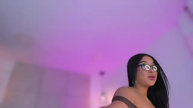 Snapshot of BellaHarllow chatting on February 2026 12:05:02 PM BellaHarllow online show from February 2026 12:05:02 PM