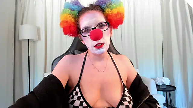 Snapshot of SaraDesirexo chatting on May 2026 01:19:01 PM SaraDesirexo online show from May 2026 01:19:01 PM