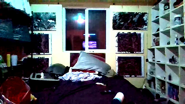 Snapshot of Mic_Oxinner chatting on December 2025 11:03:02 AM Mic Oxinner online show from December 2025 11:03:02 AM