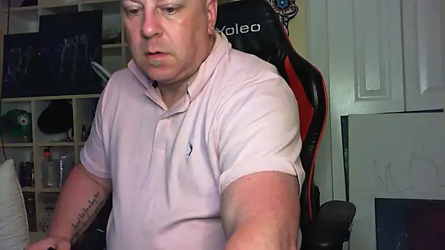 Snapshot of Mic_Oxinner chatting on September 2025 11:05:01 AM Mic Oxinner online show from September 2025 11:05:01 AM