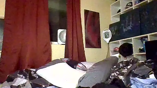 Snapshot of Mic_Oxinner chatting on October 2025 10:27:02 AM Mic Oxinner online show from October 2025 10:27:02 AM
