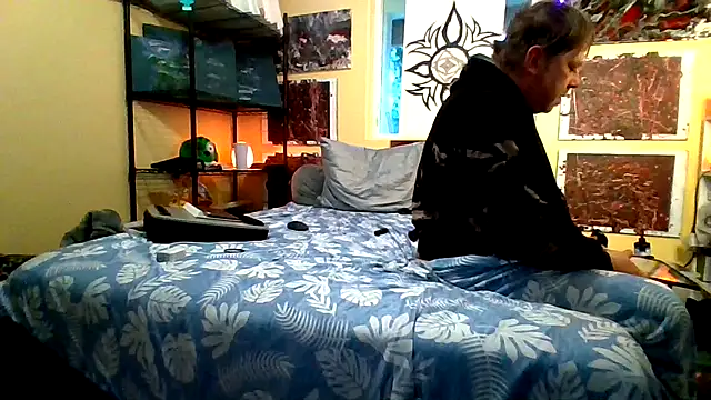 Mic Oxinner online show from December 2025 04:43:02 PM