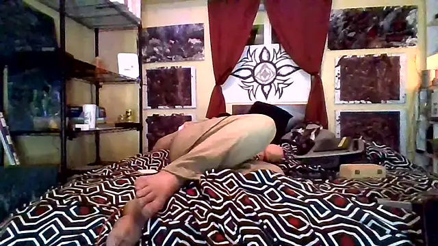 Snapshot of Mic_Oxinner chatting on November 2025 06:40:02 AM Mic Oxinner online show from November 2025 06:40:02 AM