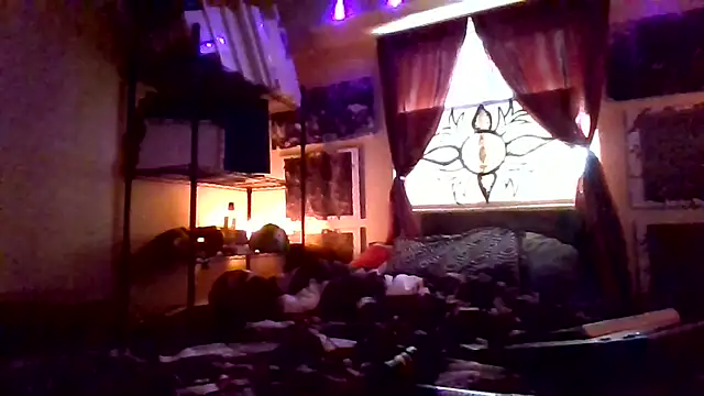 Snapshot of Mic_Oxinner chatting on November 2025 05:56:02 PM Mic Oxinner online show from November 2025 05:56:02 PM