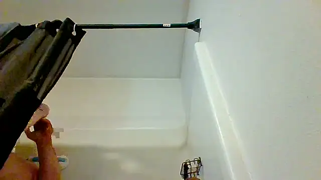 Snapshot of Mic_Oxinner chatting on October 2025 12:27:01 PM Mic Oxinner online show from October 2025 12:27:01 PM