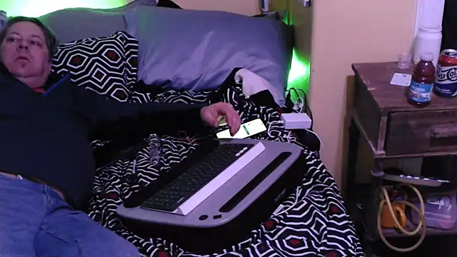 Mic Oxinner online show from February 2026 11:27:02 PM