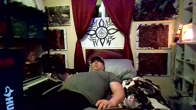 Snapshot of Mic_Oxinner chatting on December 2025 09:19:02 AM Mic Oxinner online show from December 2025 09:19:02 AM