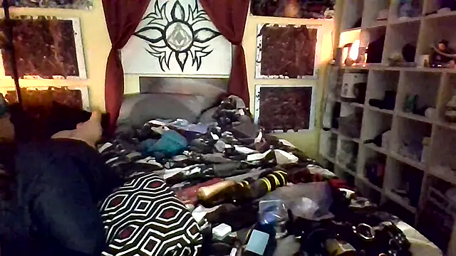 Snapshot of Mic_Oxinner chatting on November 2025 02:11:01 AM Mic Oxinner online show from November 2025 02:11:01 AM