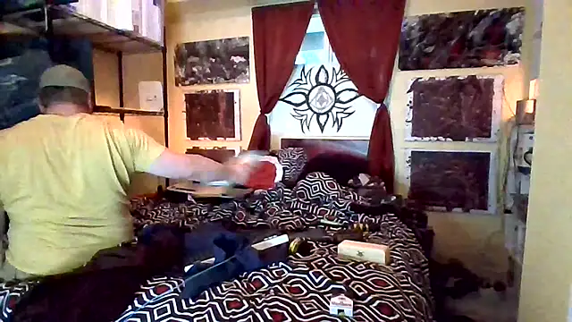 Snapshot of Mic_Oxinner chatting on November 2025 07:51:01 PM Mic Oxinner online show from November 2025 07:51:01 PM