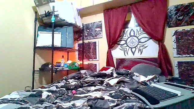 Snapshot of Mic_Oxinner chatting on November 2025 05:50:01 AM Mic Oxinner online show from November 2025 05:50:01 AM