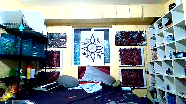 Mic Oxinner online show from December 2025 11:08:01 PM