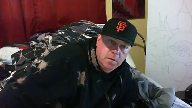 Snapshot of Mic_Oxinner chatting on October 2025 11:39:01 PM Mic Oxinner online show from October 2025 11:39:01 PM