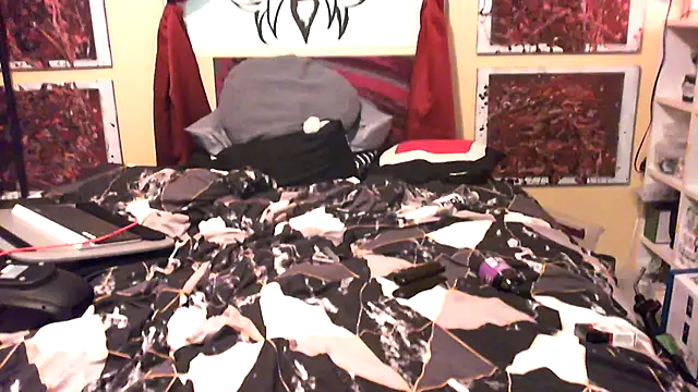 Snapshot of Mic_Oxinner chatting on December 2025 07:46:02 PM Mic Oxinner online show from December 2025 07:46:02 PM