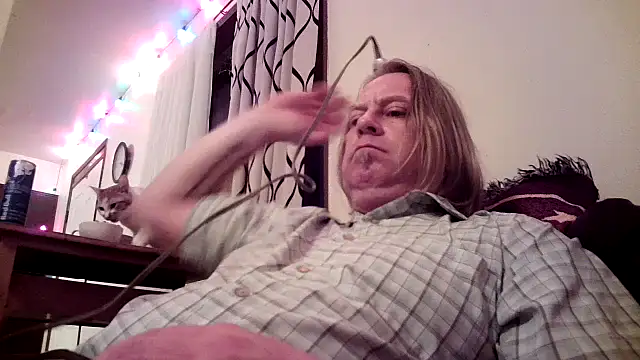 Snapshot of Mic_Oxinner chatting on December 2024 12:33:01 PM Mic Oxinner online show from December 2024 12:33:01 PM