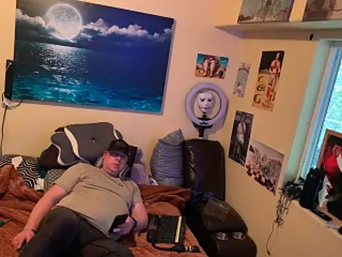 Mic Oxinner online show from April 2026 12:47:02 AM