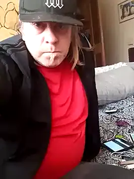 Snapshot of Mic_Oxinner chatting on February 2025 09:31:01 PM Mic Oxinner online show from February 2025 09:31:01 PM