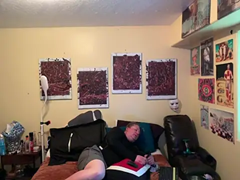 Mic Oxinner online show from April 2026 09:32:01 PM