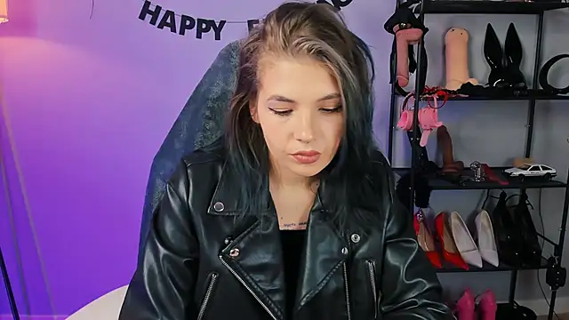 AnnaTrueno online show from September 2025 07:20:02 PM