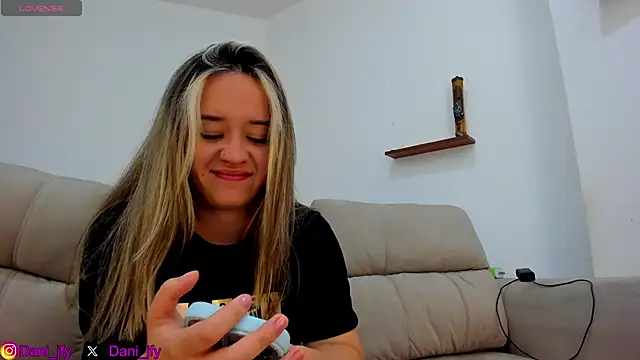 Dani javi online show from November 2025 12:33:02 AM