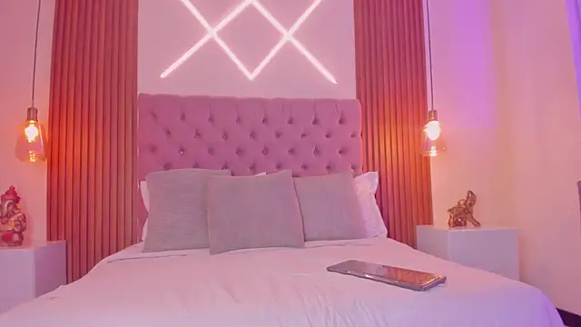 Sophia turneer online show from April 2026 01:24:02 AM