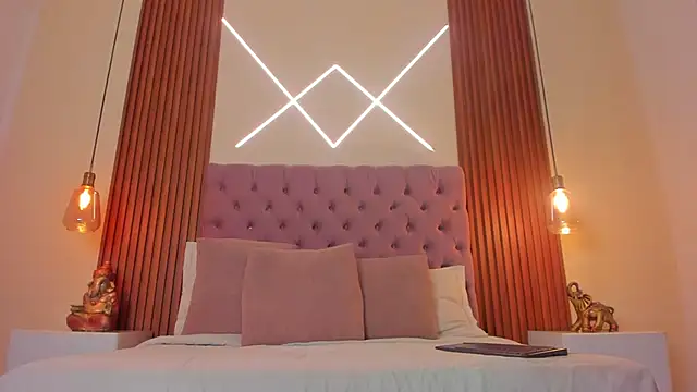 Sophia turneer online show from March 2026 12:28:01 AM