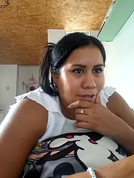 Snapshot of KasiaVenus_ chatting on February 2025 09:38:02 PM KasiaVenus online show from February 2025 09:38:02 PM