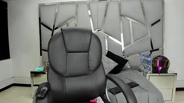 Catherinee69 x online show from April 2026 03:22:01 AM