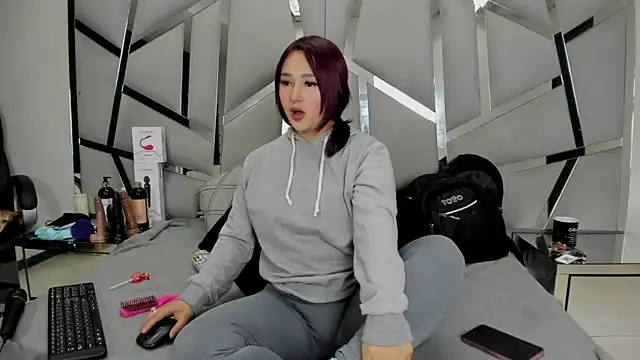 Catherinee69 x online show from April 2026 03:52:02 AM