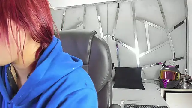 Snapshot of Catherinee69_x chatting on January 2026 04:08:01 AM Catherinee69 x online show from January 2026 04:08:01 AM