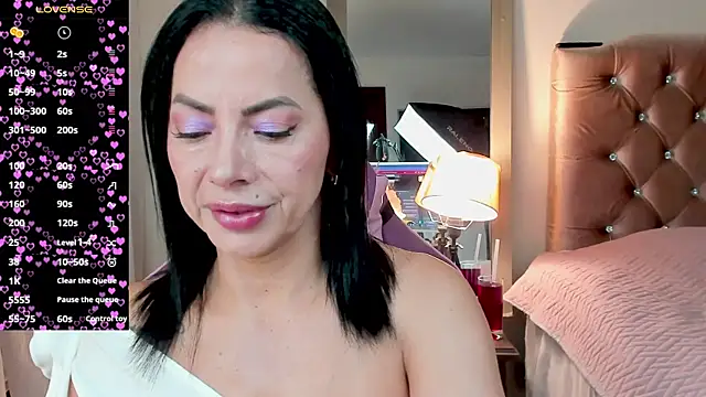 veronika naughty online show from October 2025 02:16:02 PM