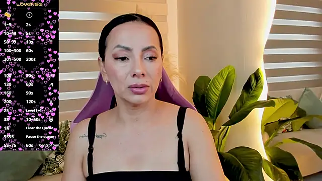 Snapshot of veronika_naughty chatting on February 2026 02:13:01 PM veronika naughty online show from February 2026 02:13:01 PM