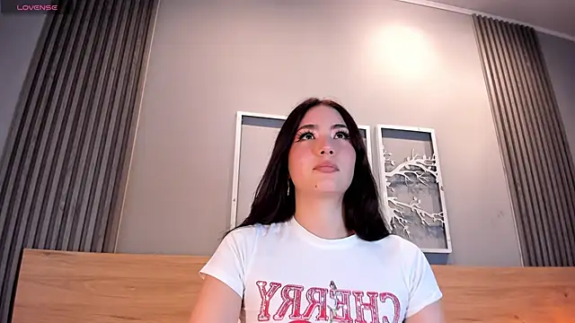 lunar leen online show from April 2026 06:41:01 PM