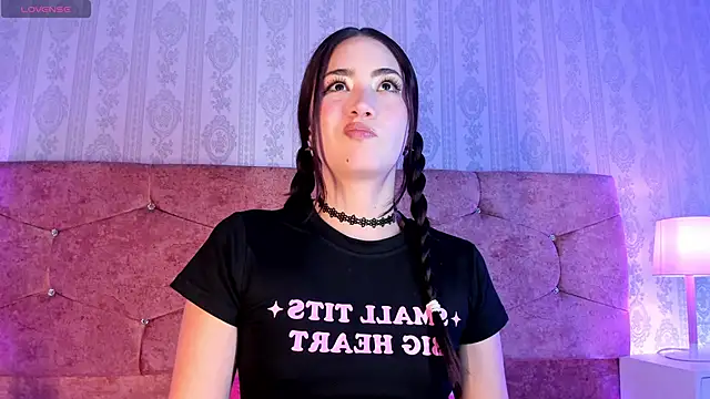 lunar leen online show from November 2025 07:41:02 PM