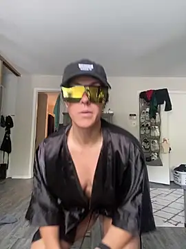 mrs  unknown online show from October 2025 04:30:02 PM