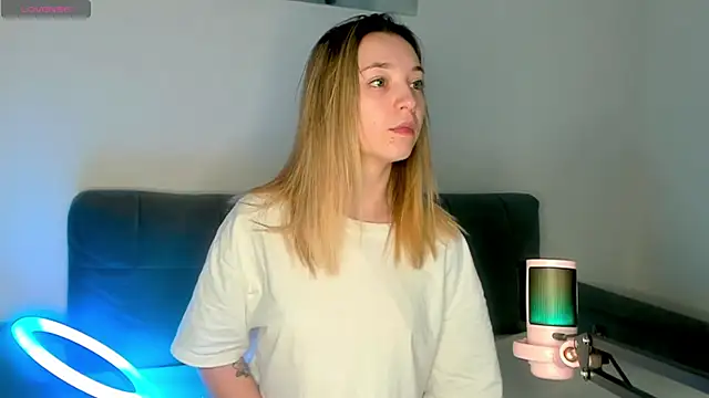 MiaThaine online show from February 2025 01:36:01 AM