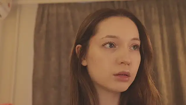 MiaThaine online show from February 2026 03:45:02 PM