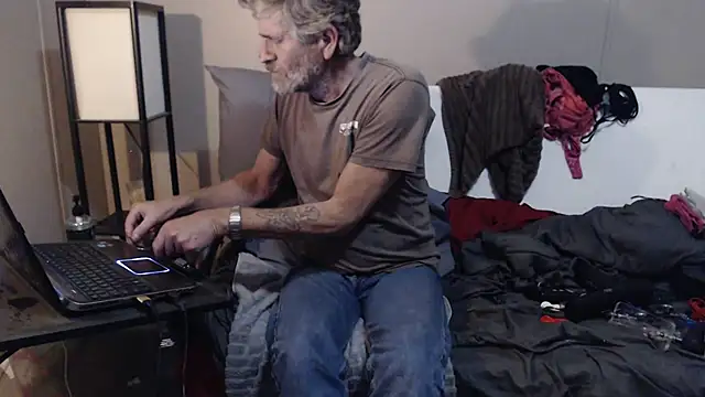 Snapshot of BurgawSub chatting on November 2025 11:53:02 PM BurgawSub online show from November 2025 11:53:02 PM