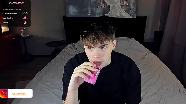 Snapshot of simonwnl chatting on December 2024 03:02:02 PM simonwnl online show from December 2024 03:02:02 PM