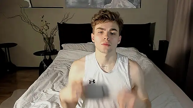 Snapshot of simonwnl chatting on February 2025 06:24:02 AM simonwnl online show from February 2025 06:24:02 AM