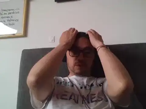Snapshot of Diptongo chatting on February 2025 03:21:01 PM Diptongo online show from February 2025 03:21:01 PM