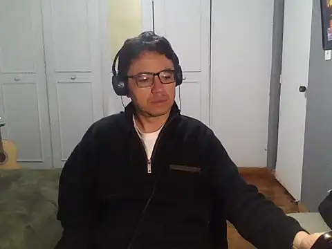 Snapshot of Diptongo chatting on November 2025 01:28:01 AM Diptongo online show from November 2025 01:28:01 AM