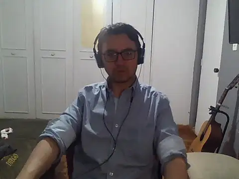 Snapshot of Diptongo chatting on November 2025 11:27:01 PM Diptongo online show from November 2025 11:27:01 PM