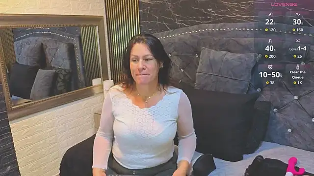 charlotte  G online show from April 2026 11:46:02 AM