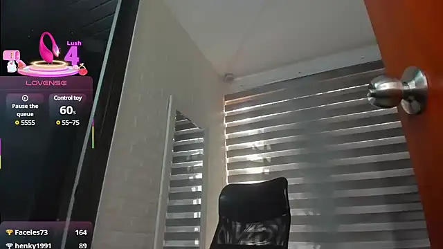 charlotte  G online show from March 2025 07:42:02 PM