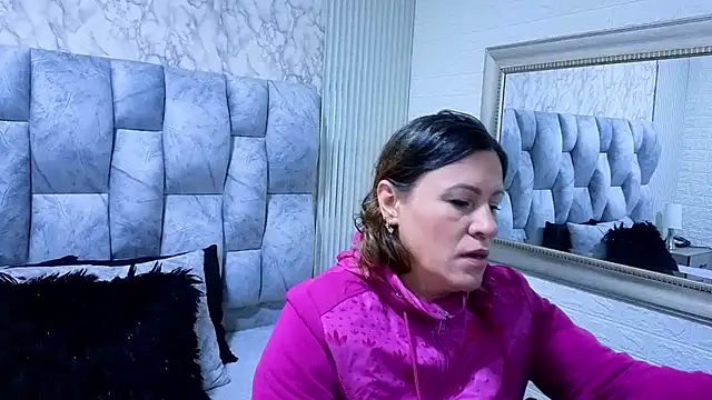 Snapshot of charlotte__G chatting on November 2025 11:36:02 AM charlotte G online show from November 2025 11:36:02 AM