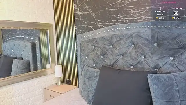 charlotte  G online show from April 2026 11:00:02 AM